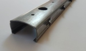 PALETA (242 szt.) SŁUPKÓW DO WINNICY PRZELOTOWYCH dł. 2.5 m 50x31mm Zn+Al