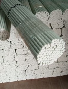 Pręt z włókna szklanego 140 cm ∅ 7mm(palik do pnia winorośli) BIAŁY